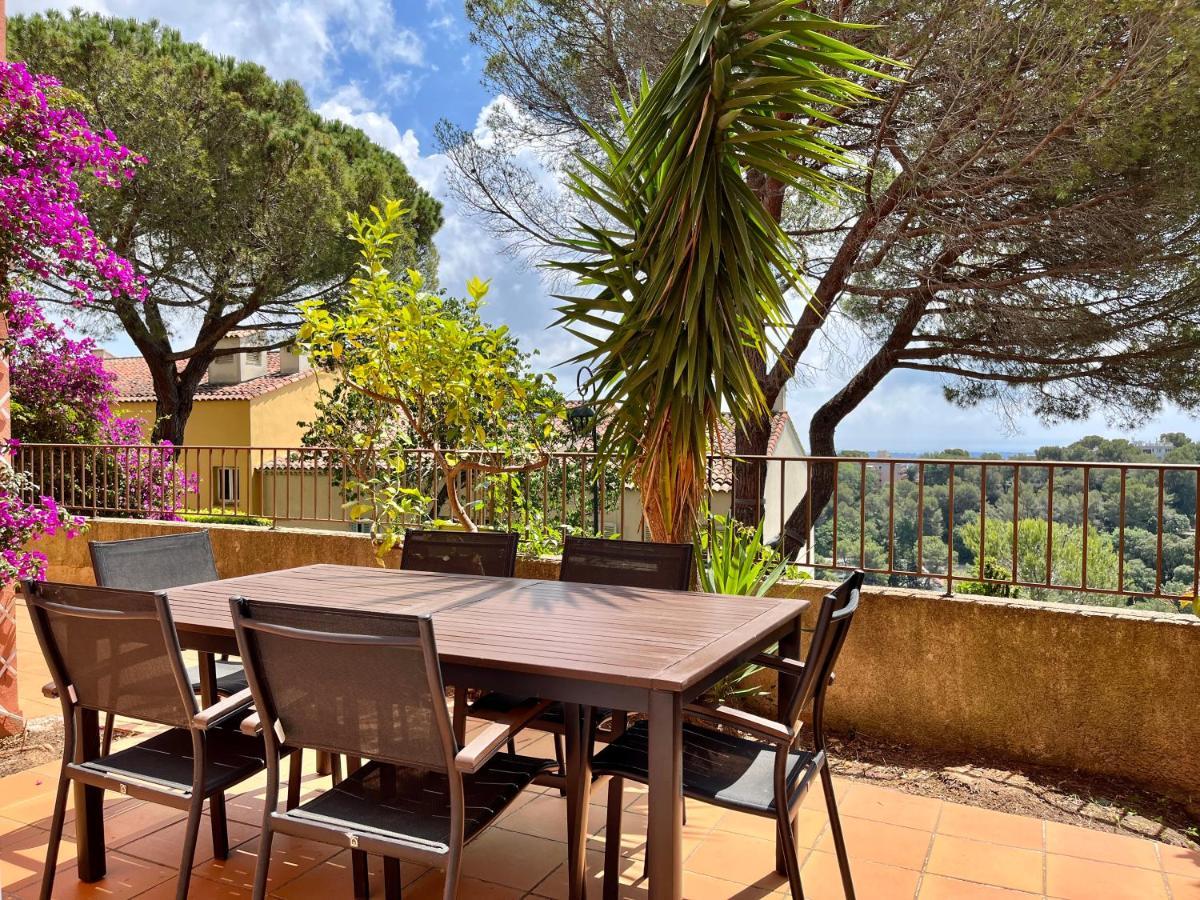 Village Typique - Piscine - Grande Terrasse Ombragee - Logement Climatise ムジャン エクステリア 写真